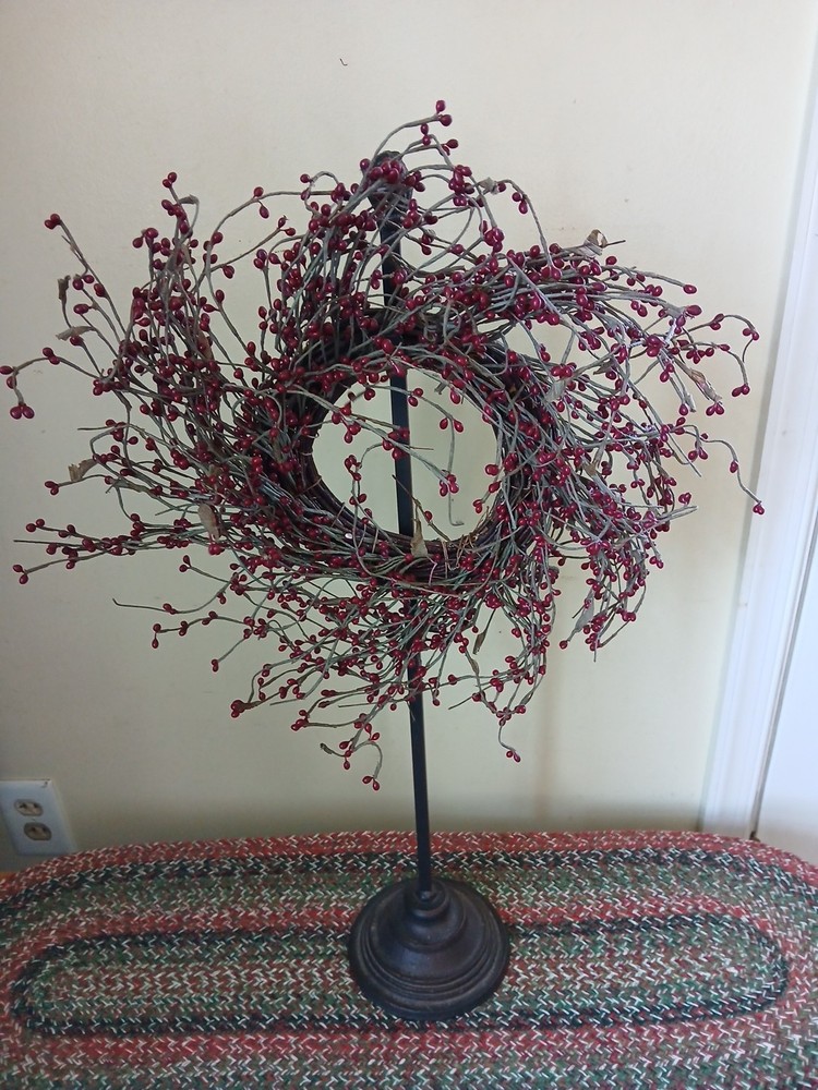 Cast Iron Wreath Holder Stand