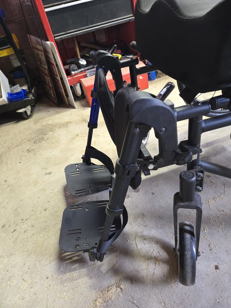 Quickie 2 folding manual wheelchair 20 x 21