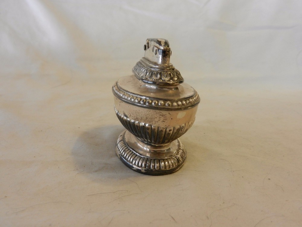 Vintage Ronson Silverplated Queen Anne Tabletop Lighter