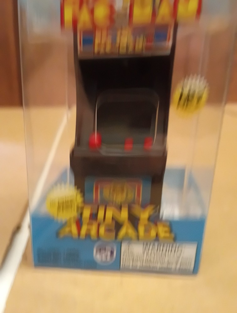 Pac Man Mini Arcade Machine by Tiny Arcades 2017 NIB