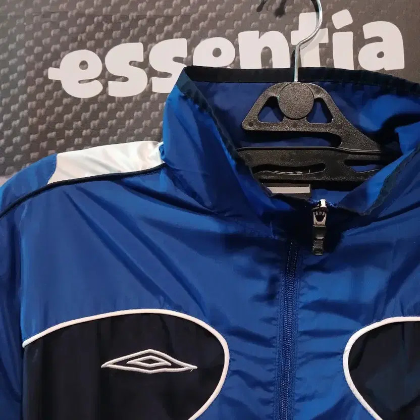 Umbro Old School Windbreaker Jacket M
