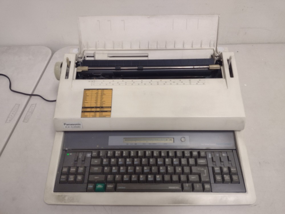 Panasonic Electronic Typewriter KX-E2020 - Read Description
