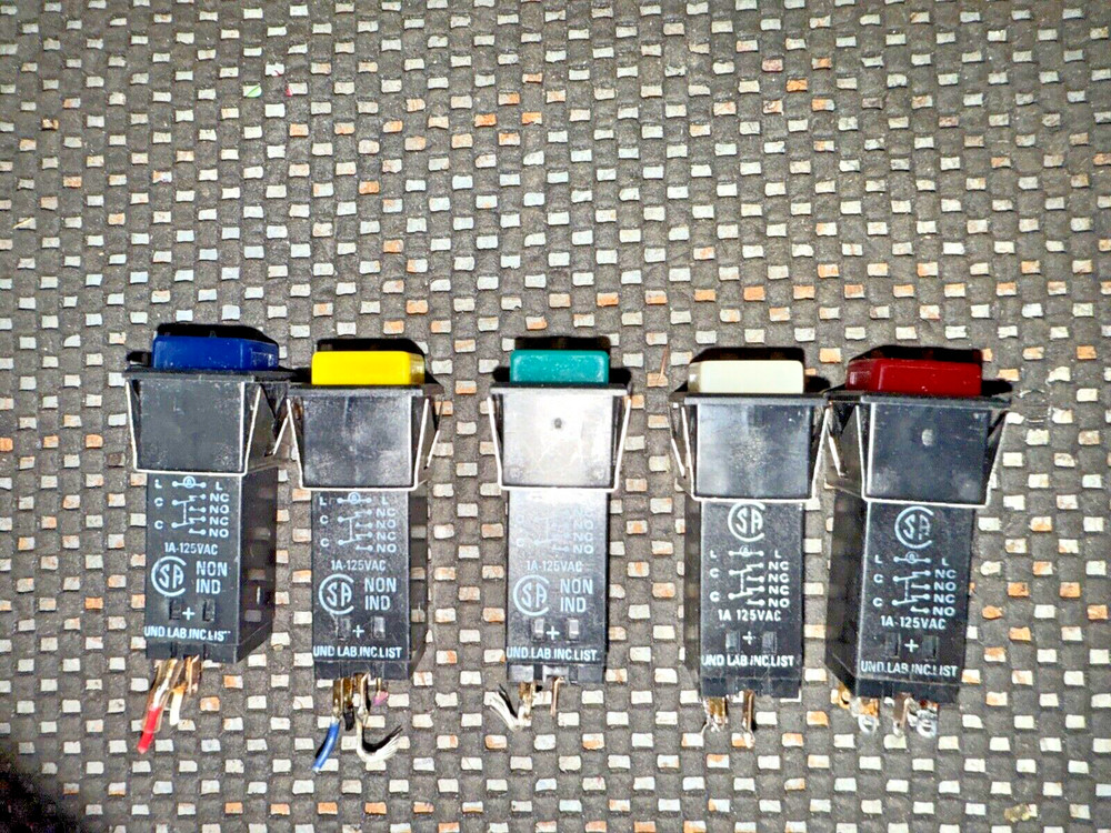 Dialight 554 Series Panel Indicator Lights, lot of Five (5)