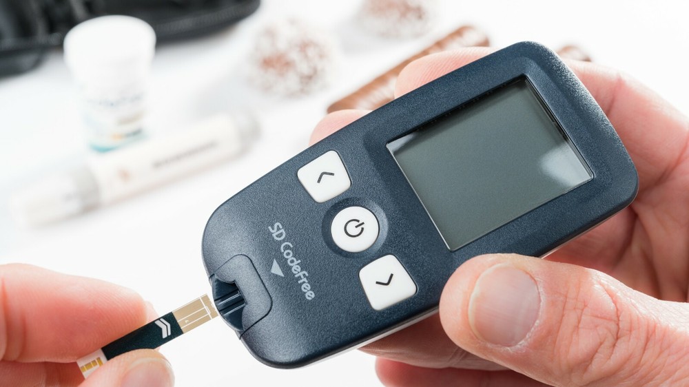 CodeFree Blood Glucose Meter with Test Strips Set + Blood Lancets + Bag