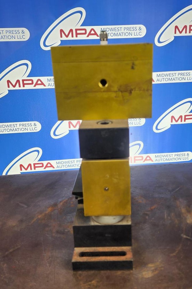 Dynamic AS/2000/125 Large Gold Shear Max width: 4.89” Max cross section .062”