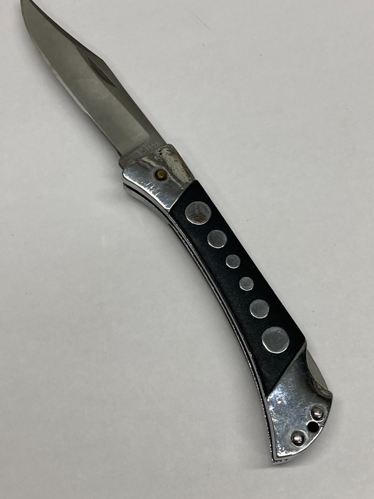 Sleek Black Folding Lockback Knife w/Plain Blade PK9516BK