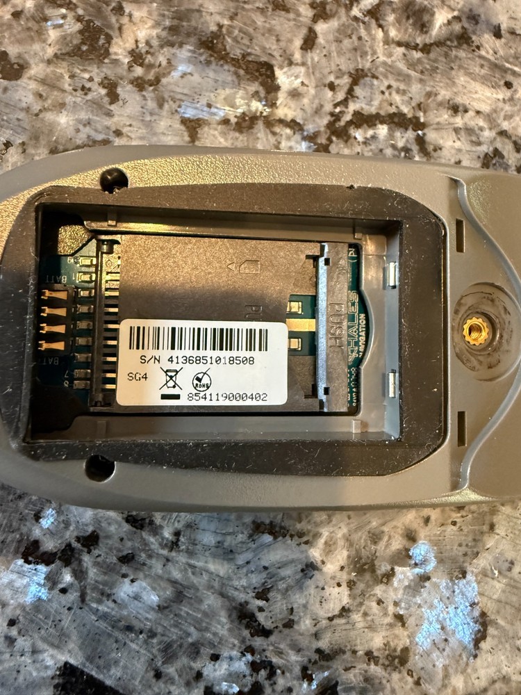 SkyCaddie SG4 Golf GPS Rangefinder – Version 2.0 Enhanced Software w/ Box