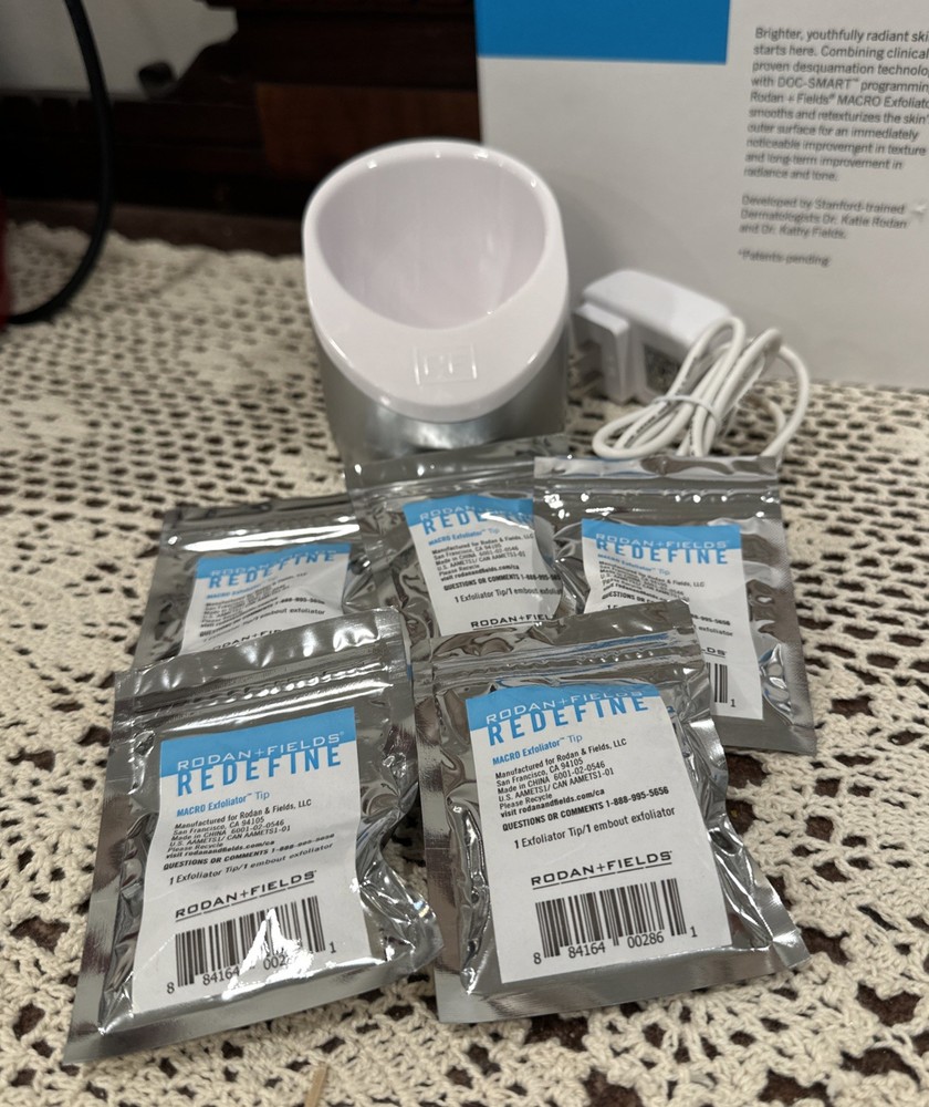 Rodan + Fields Redefine Macro Exfoliator Device With User Guide & Accessories
