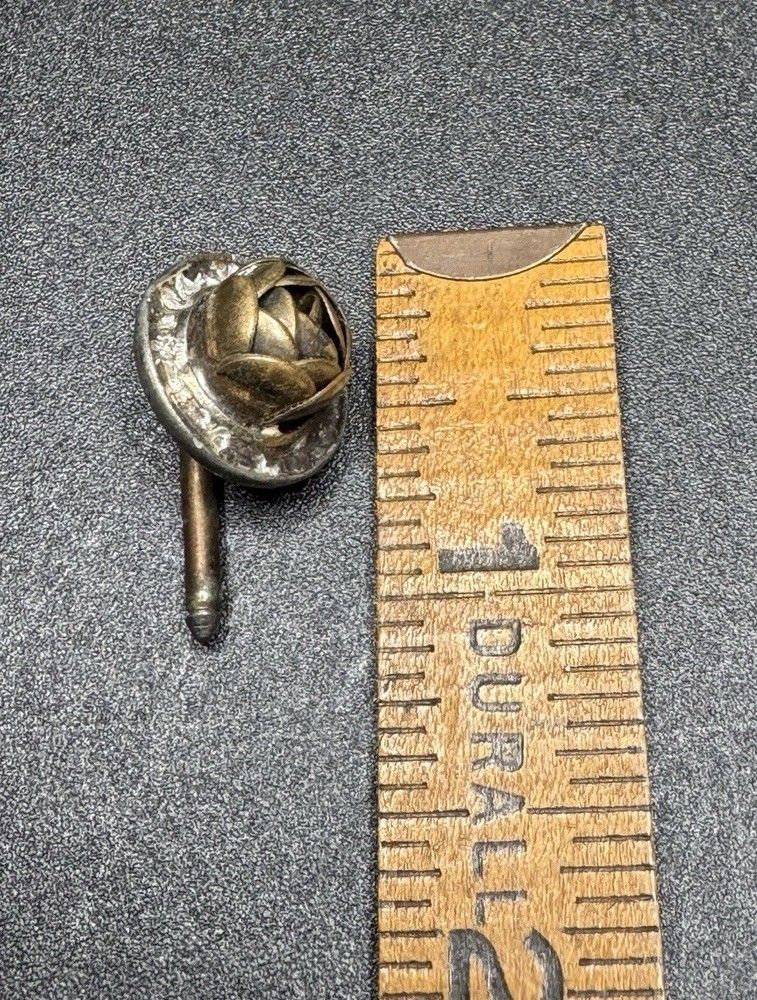 Antique Flower Top Spring Back Collar Stud / Shank Button – Brass Tone