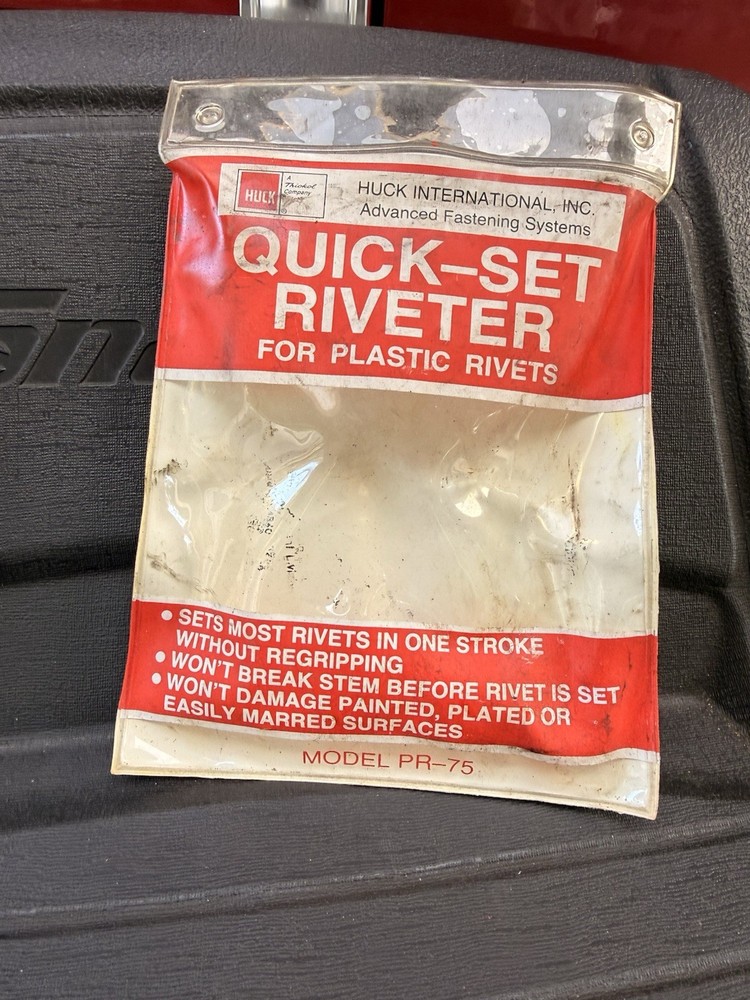 Huck PR-75 Quick-Set Hand Riveter for Plastic Rivets