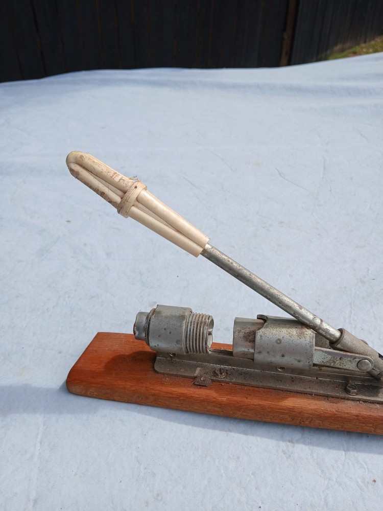 VINTAGE - Adjustable Pecan Cracker “Reed's Rocket” Reeds Machine Co.
