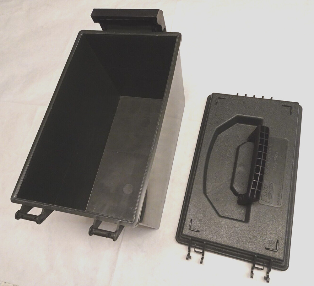 Dry Box Green Plastic Water Resistant (rubber seal)