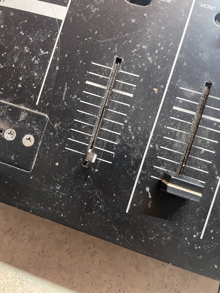 Numark CD Mix 1 Professional CD Mixing Console Turns On *read* Damaged