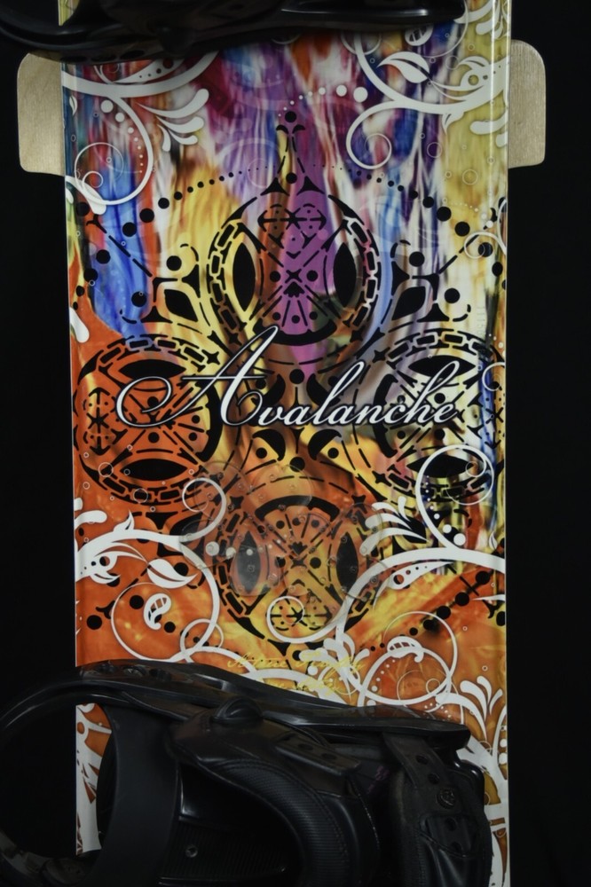 AVALANCHE DIVANE SNOWBOARD SIZE 150 CM WITH LARGE BINDINGS