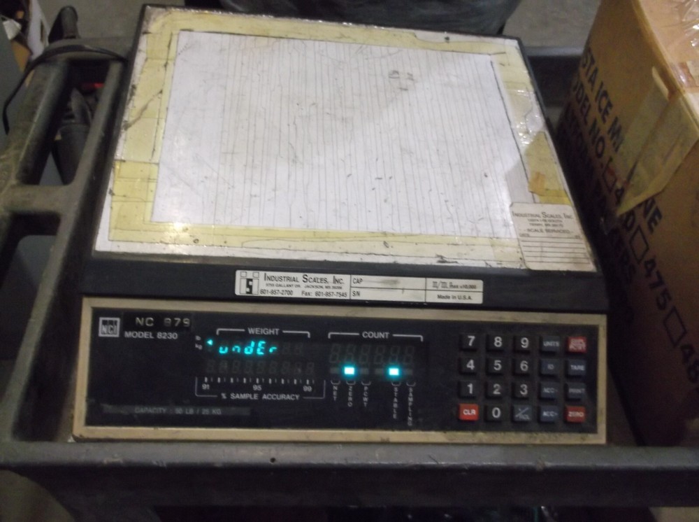 NCI 8230 DIGITAL DISPLAY SCALE 50 LBS. CAPACITY (SS4)