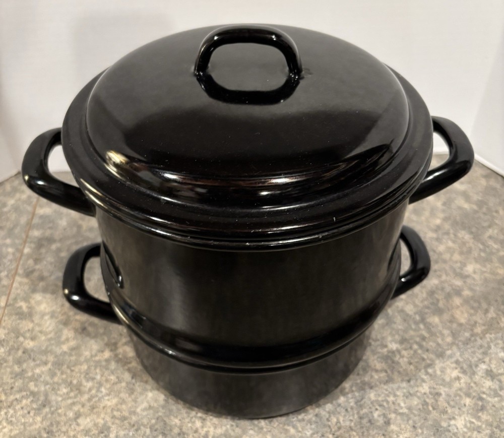 Sanas Black Enamel Steamer 8” Diameter