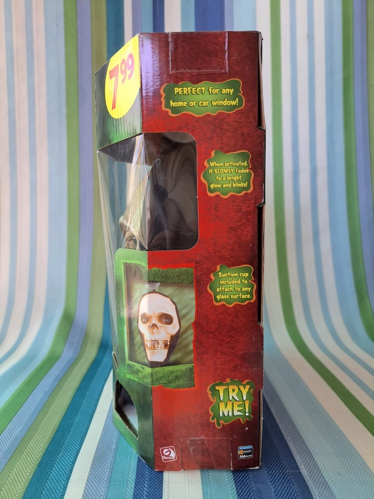 2008 GEMMY SKULL WINDOW LEECHER LIGHT UP NIB "B"