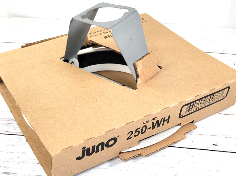 JUNO 250-WH Light Bracket