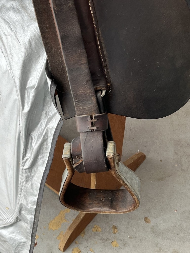 WW2 US Cavalry McClellan Saddle Leather Original Stirrups 1942