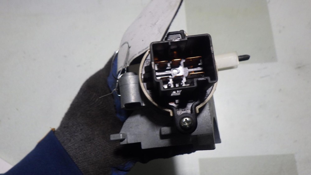 05 MAZDA 6 Ignition W/Key