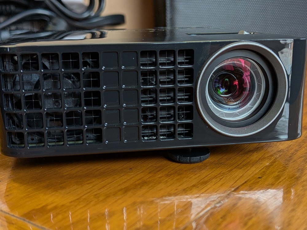 Dell M115HD LED Projector - DOES NOT INCLUDE TRIPOD - REFURBISHED