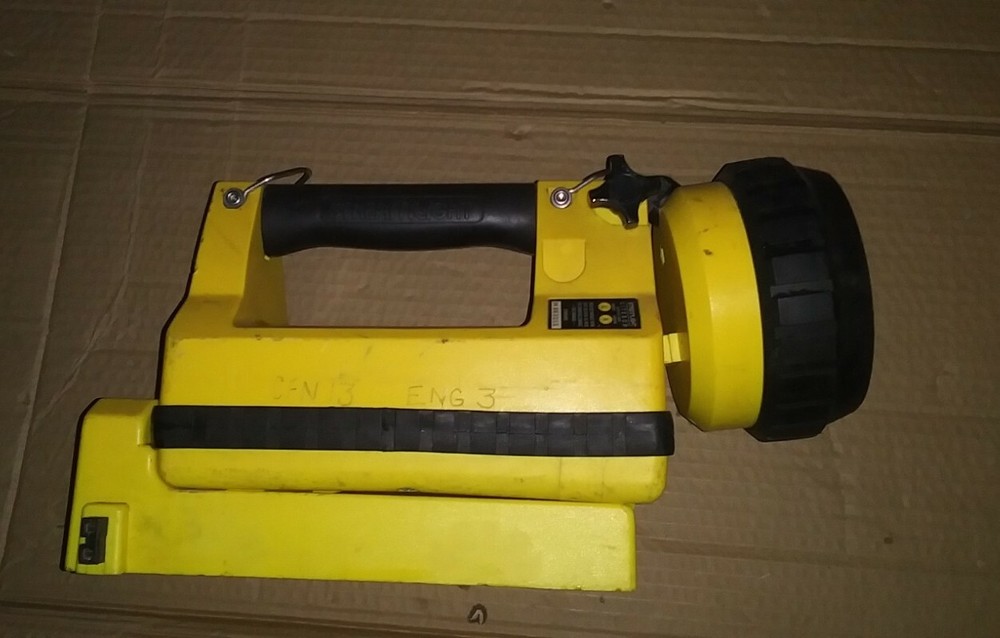 Streamlight Light Box Commercial Grade Portable Light UNTESTED