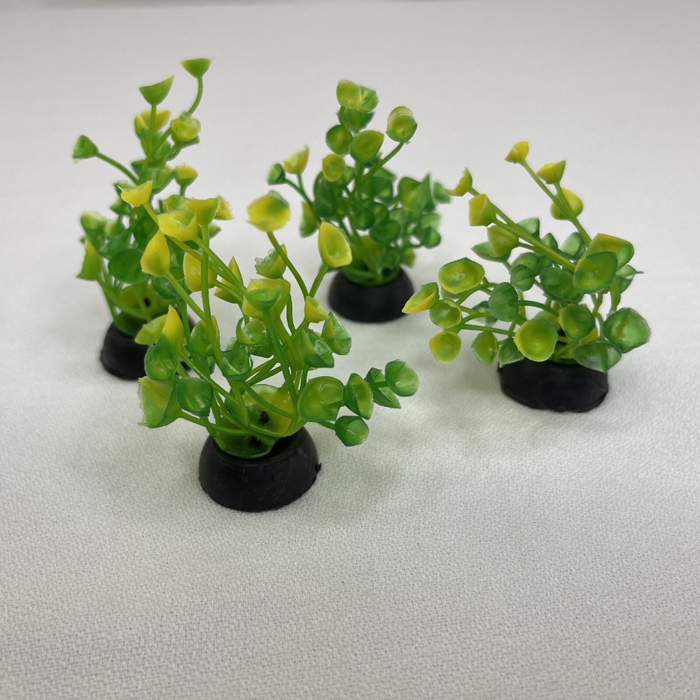 4 PC Xunyee Plastic Aquarium Plants