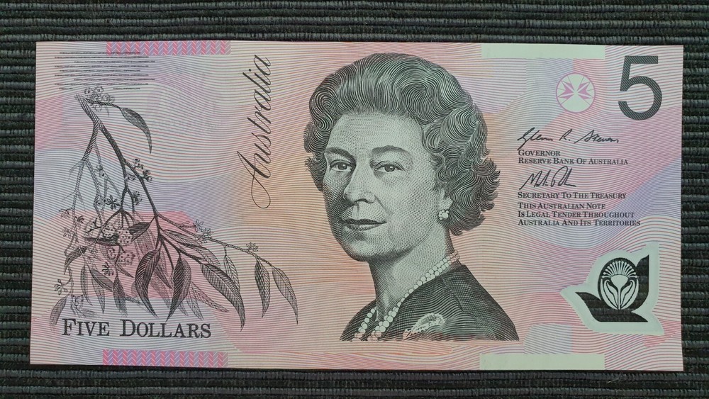 AUSTRALIA $5 2013 LAST PREFIX Banknote EA13 875893