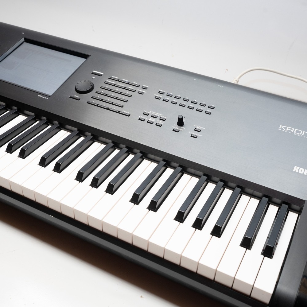 Korg Kronos 73 Synthesizer Workstation V3.1.4