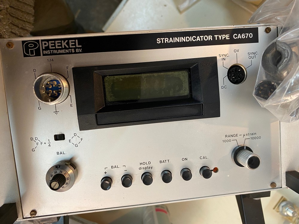 Peekel instruments strain indicator type CA690 / ca 690 instruments transducer