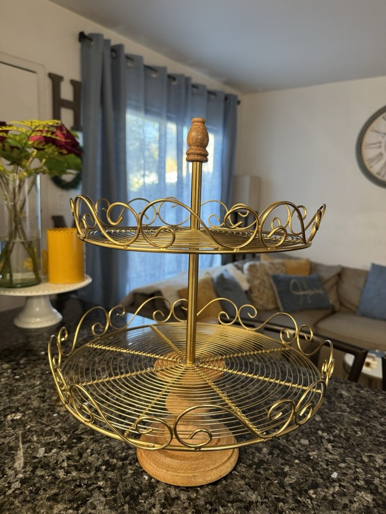 2-Tier Cup Cake Stand (Gold color)