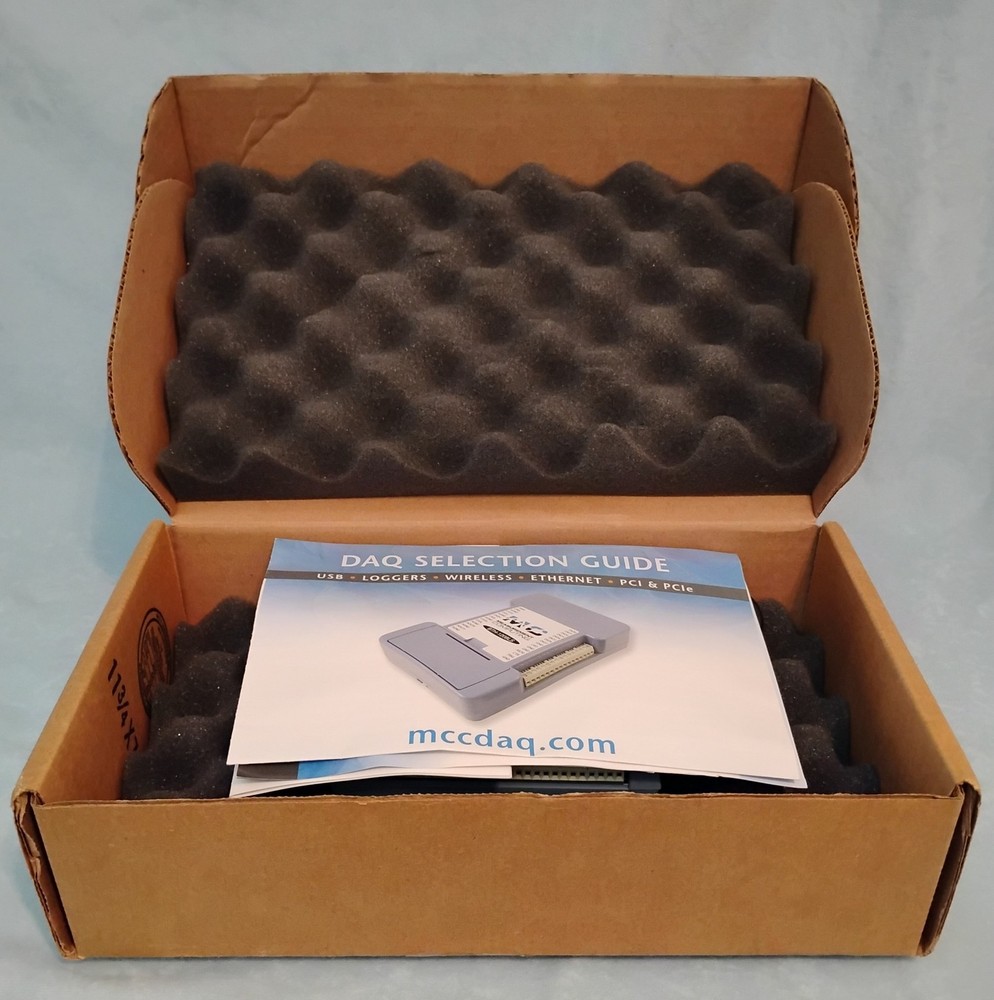 USB-3104 DAQ MCC - 8CH Voltage/Current Analog Output, 8 DI/O, 1 Counter Input