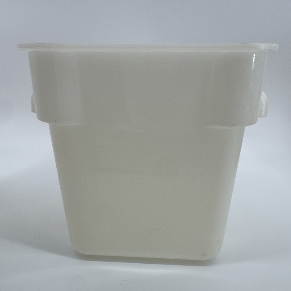 Carlisle 4Qt/3.8L Square Translucent Food Storage Container Stackable