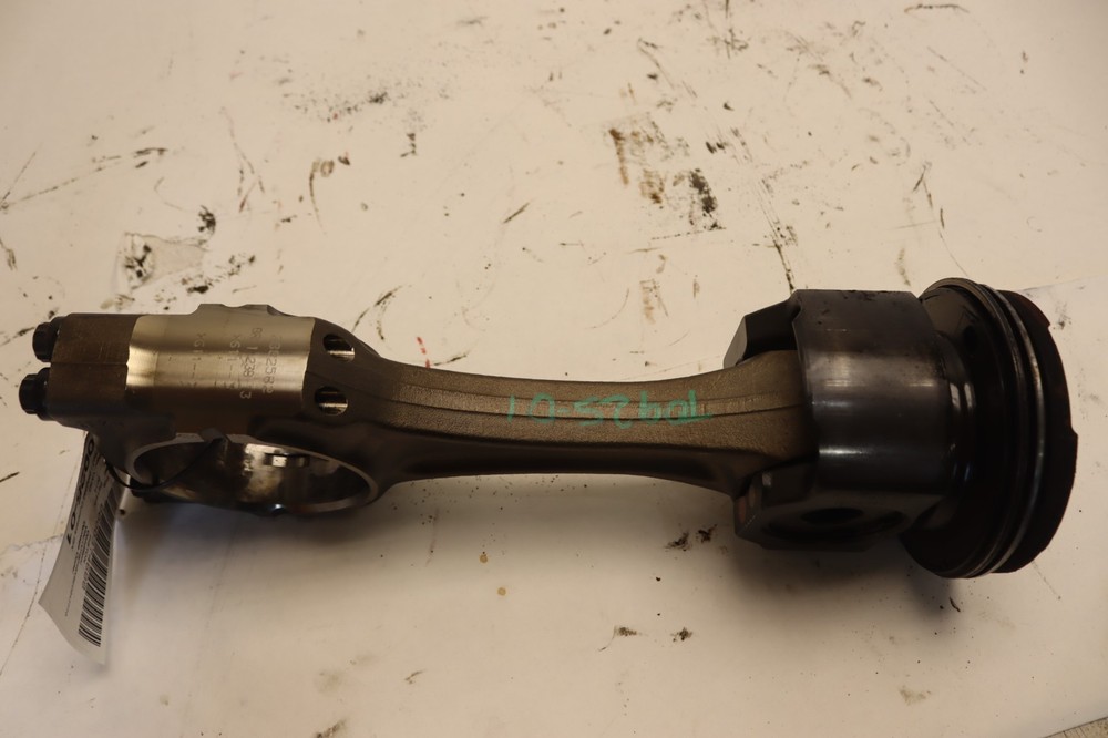 2013-2017 PETERBILT 579 CUMMINS ISX15 ENGINE PISTON CONNEECTION ROD OEM