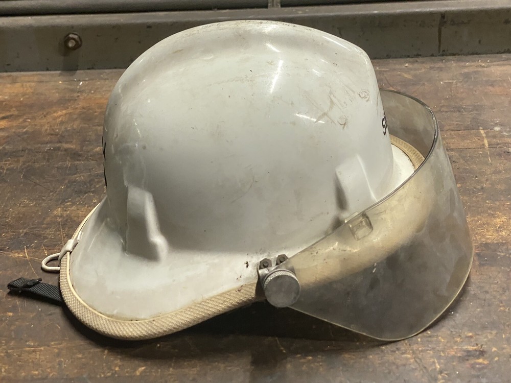 Cairns White Fire Helmet Seneca Illinois ￼