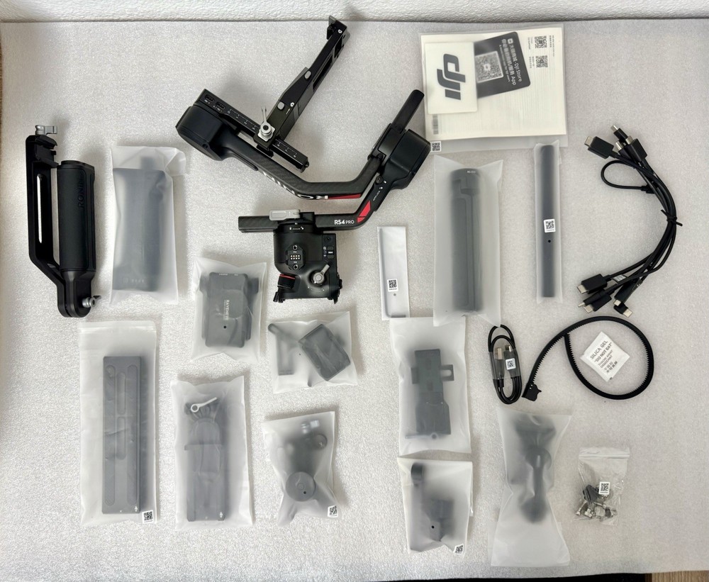 DJI RS 4 Pro Combo Gimbal Stabilizer – Complete Kit / Excellent Condition