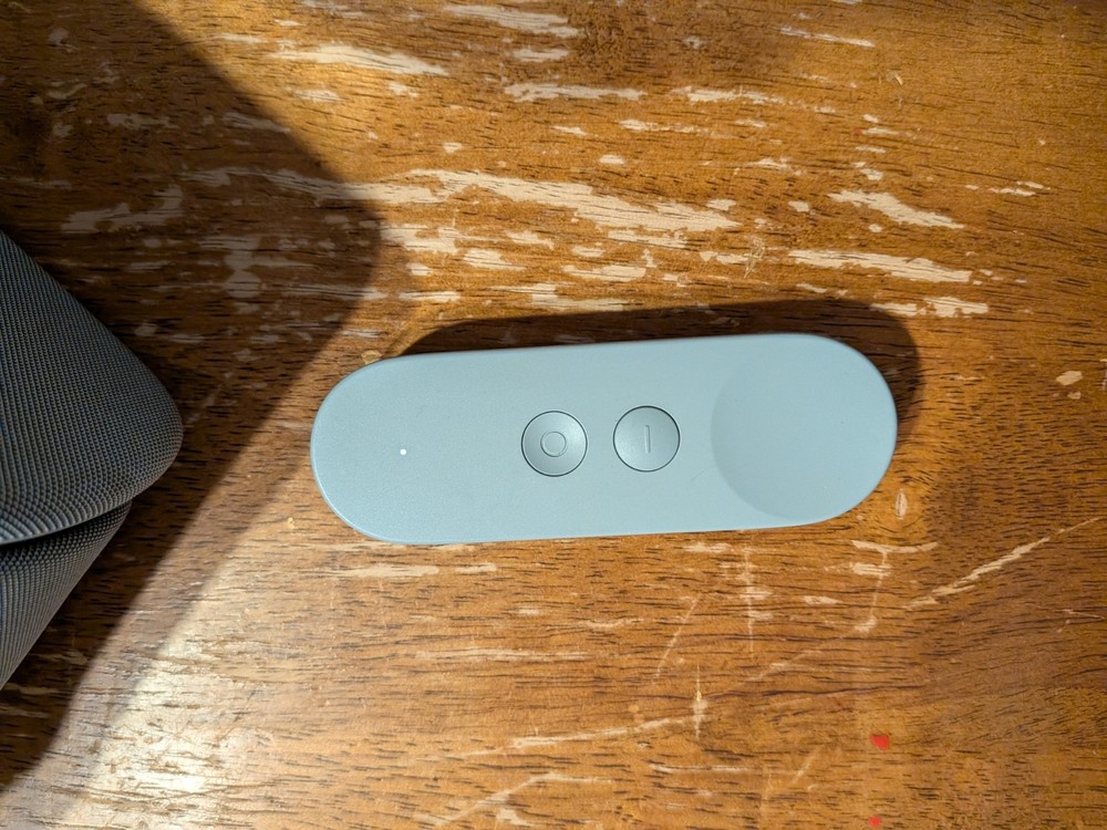 Google Daydream View Gray VR Headset, Controller & Smartphone Bundle