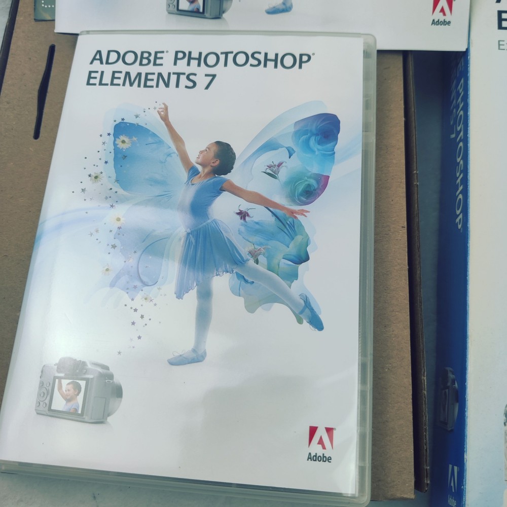 Adobe Photoshop Elements 7 PC Complete w/ Case Manual Disc