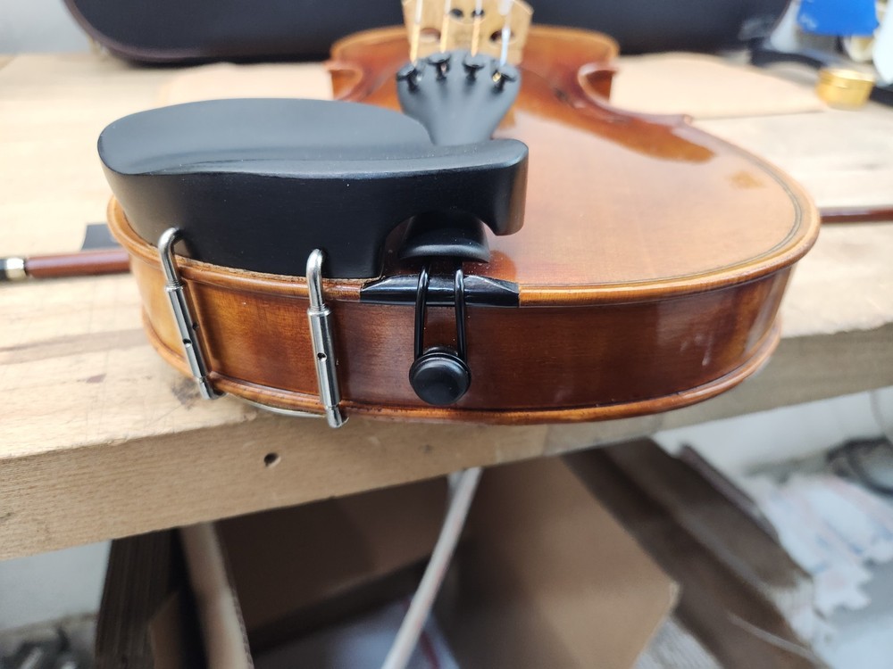 Revelle 500 Violin 4/4 w/ Case & Bow