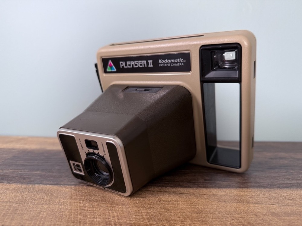 Vintage Kodak Kodamatic Pleaser II Program Instant Camera Untested