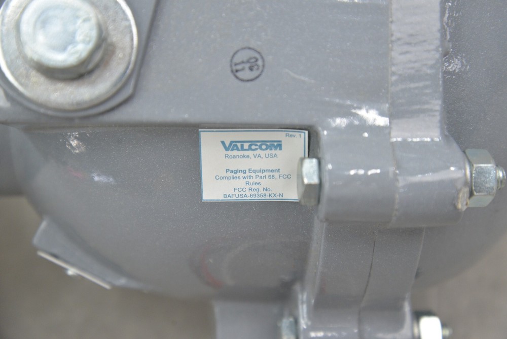 Valcom V-1039A 7W/1 Way Explosion Proof Paging Horn/Amplifier Assembly & Bracket