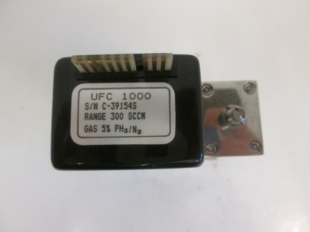 Unit UFC-1000, MFC, Mass Flow Controller, 5% PH3/N2, 300 SCCM, Used