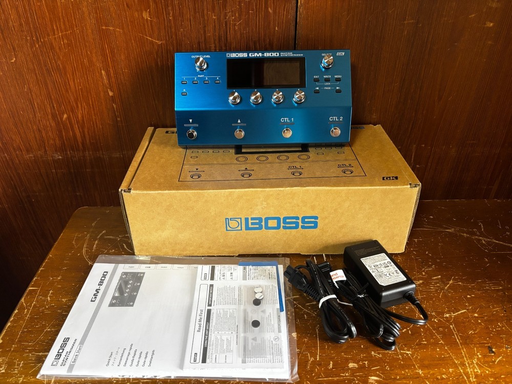 Boss GM-800 Guitar Synthesizer w/ box