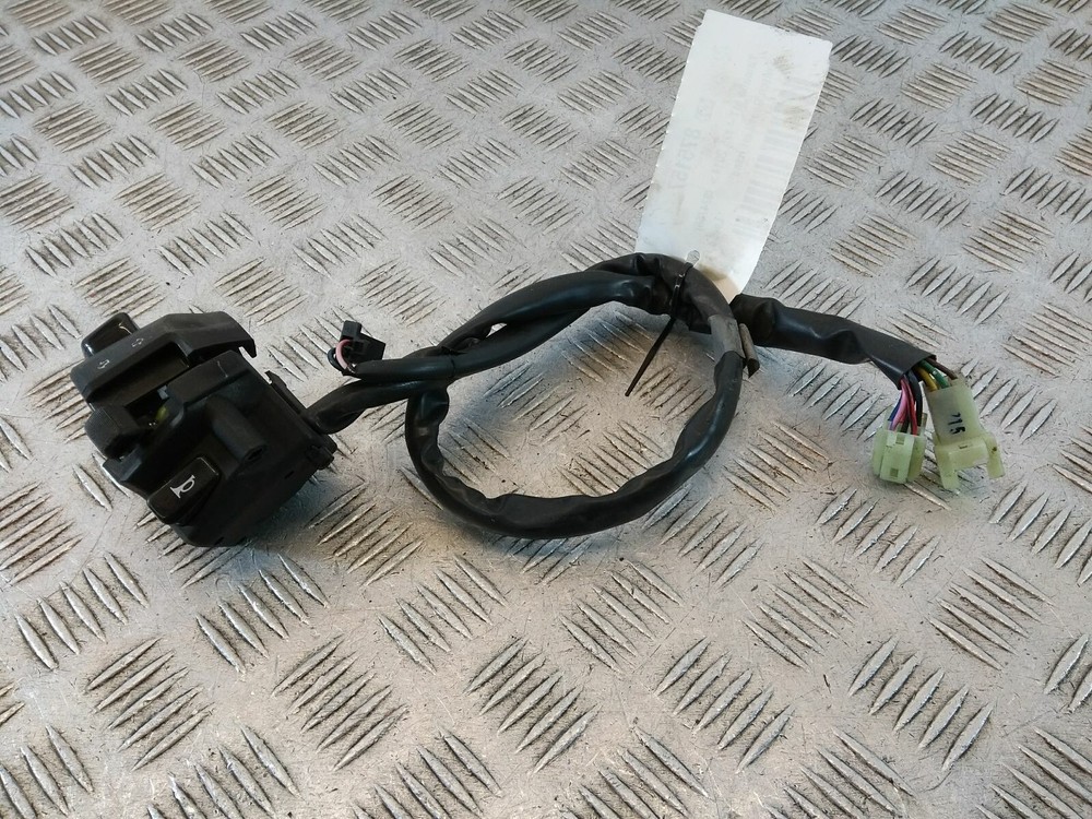 2017 YAMAHA MT 125 Left Hand Switch Gear