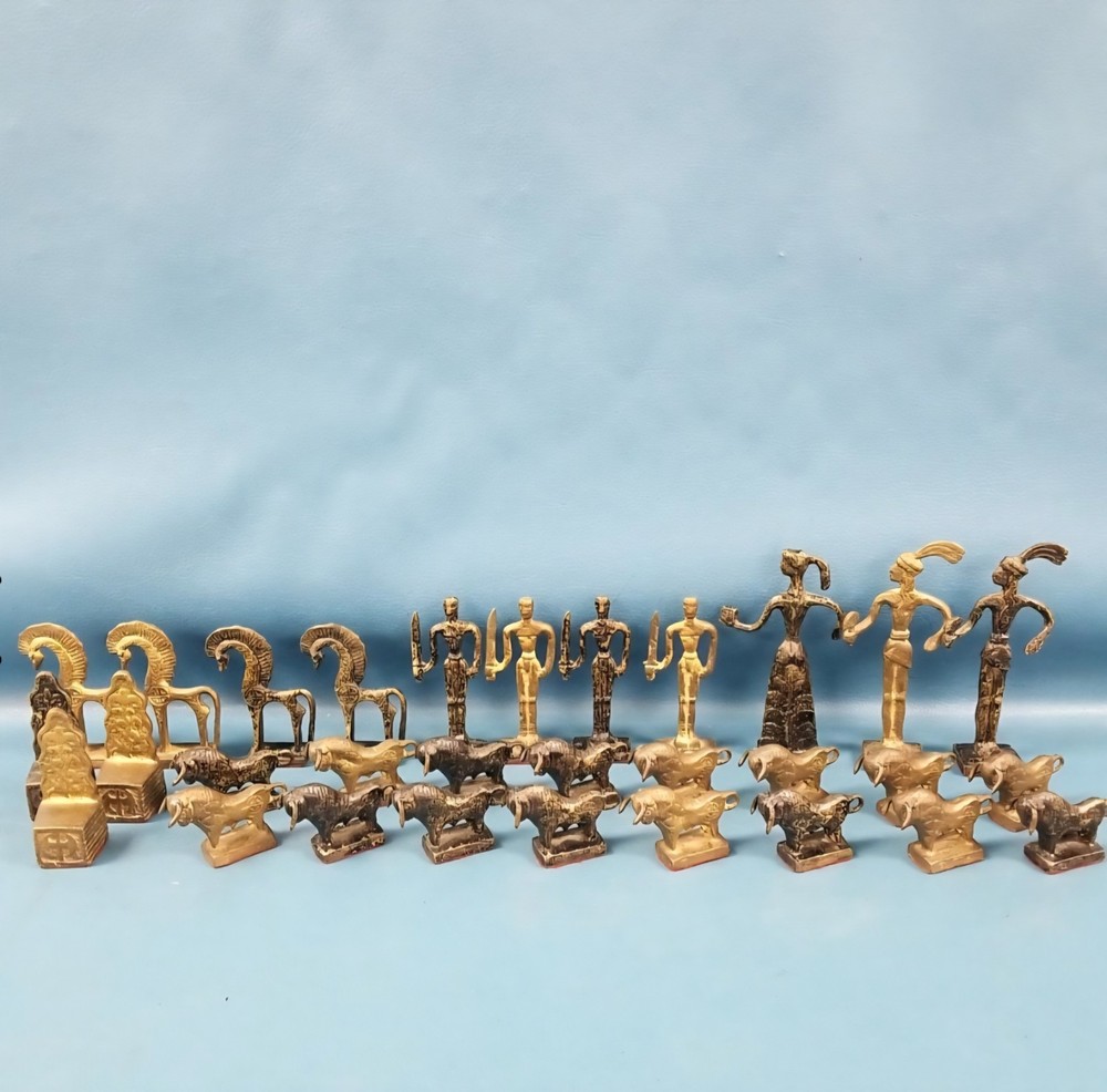 Unique VTG Solid Brass Chess Set Brutalist Spanish Design Bulls Incomplete