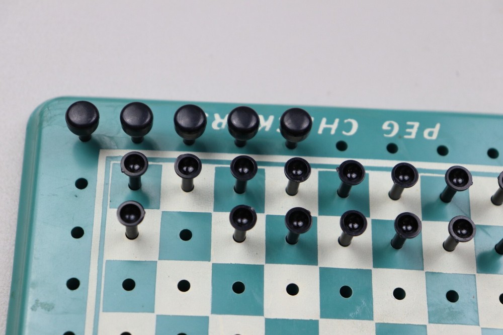 Rare Vintage Peg Checkers Travel Game