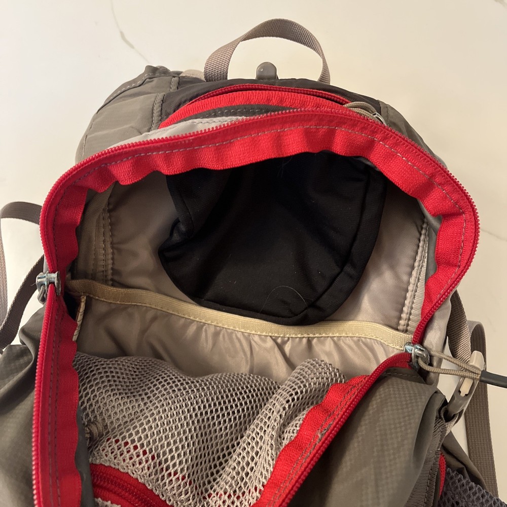 Gregory Miwok 18 Hiking Backpack Daypack Grey Red BioSync Suspension