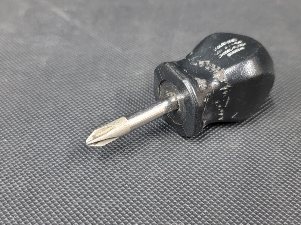 Snap On Tools SDDP22 #2 Phillips Stubby Screwdriver Black Handle