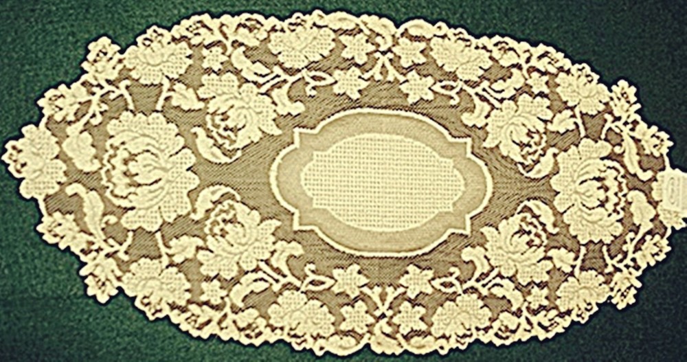 Windsor 15x33 Ecru Table Runner Heritage Lace NWT