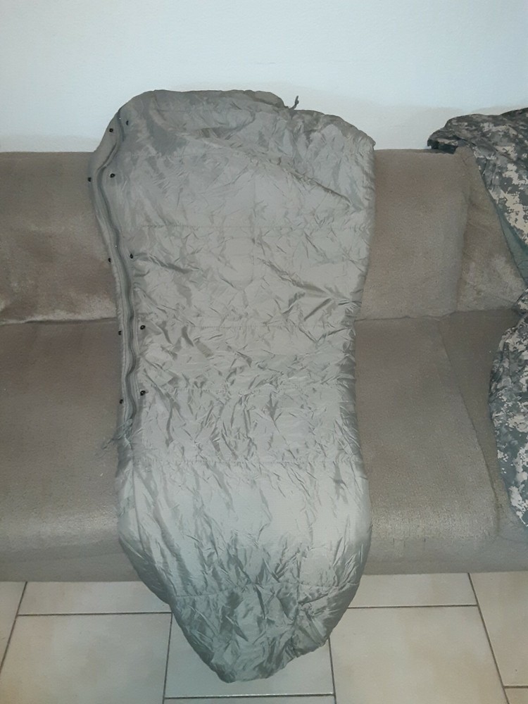 Preowned 5 Piece USGI ACU Digital MSS Modular Sleep System Great Condition
